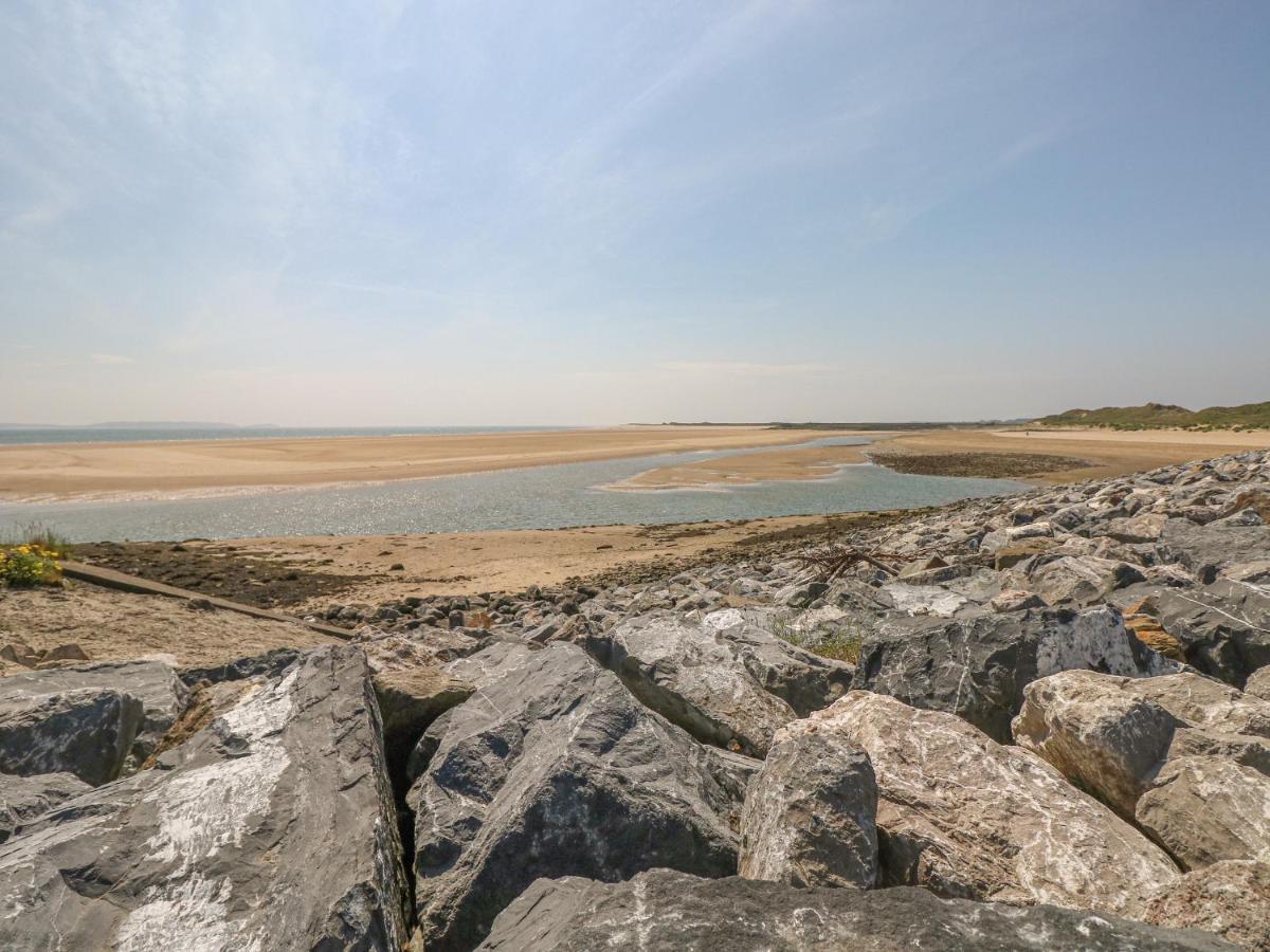 Vila Cwtch Ar Y Mor Burry Port Exteriér fotografie