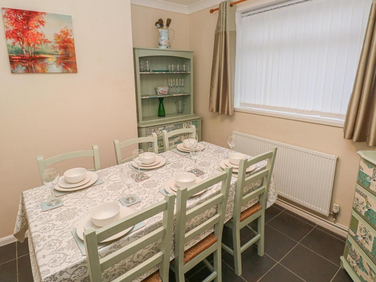 Vila Cwtch Ar Y Mor Burry Port Exteriér fotografie