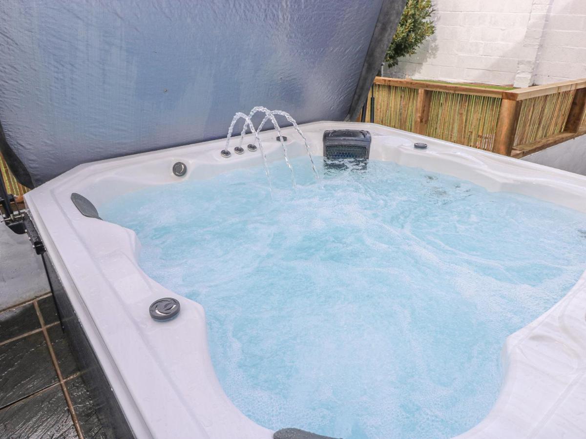 Vila Cwtch Ar Y Mor Burry Port Exteriér fotografie